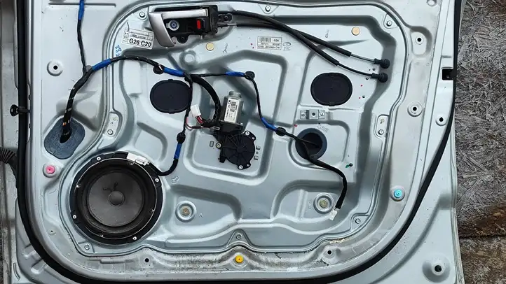 Hyundai Santa Fe (2005 - 2009) Дверь — фото 6