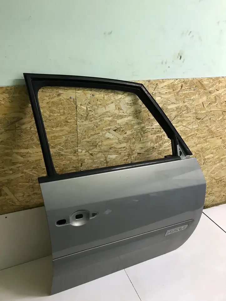 Renault Espace - Grand espace IV (2004 - 2014) 8200112708 Дверь — фото 4