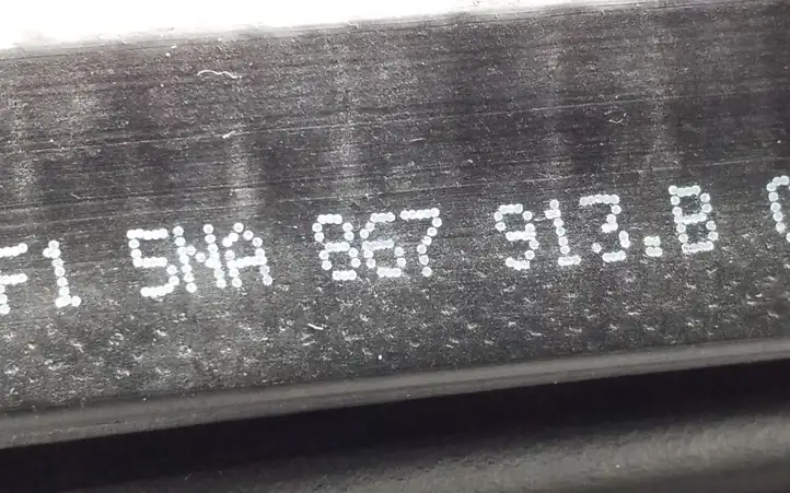 Volkswagen Tiguan (2016 - 2020) 5NA867913B Уплотнитель кузова — фото 3