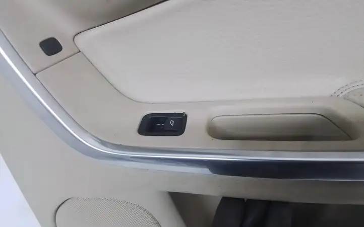 Volvo S60 (2010 - 2013) 1302150 Обшивка задней двери — фото 4