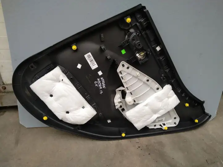 Nissan Micra K14 (2017 - ) Обшивка задней двери — фото 2