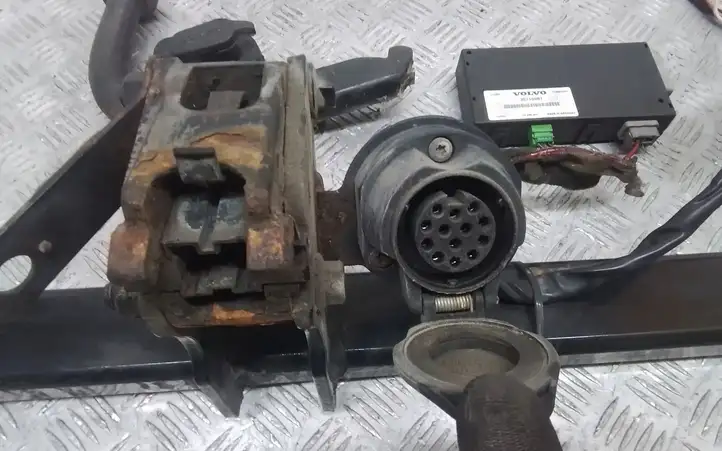 Volvo S60 (2010 - 2013) 30791002 Комплект буксировочного крюка — фото 5
