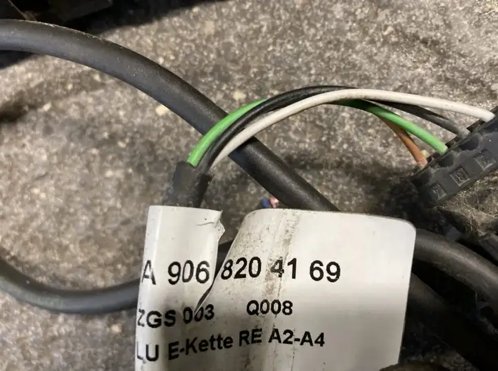 Mercedes-Benz Sprinter W906 (2006 - 2018) 9067600461 Замок раздвижной двери — фото 9