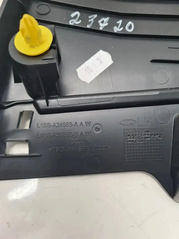 Ford Fiesta (2017 - )  L1BBA24583A Отделка стойки (B) (верхняя)