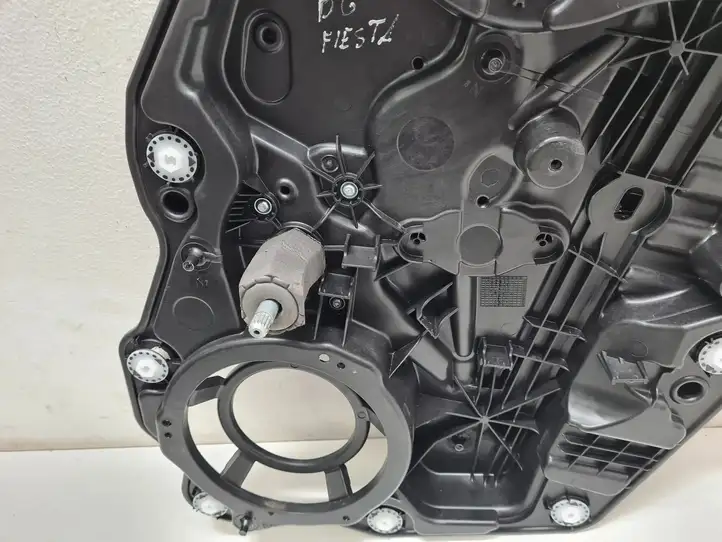 Ford Fiesta (2017 - ) H1BBA27000AF Механический стеклоподъемник задней двери — фото 2