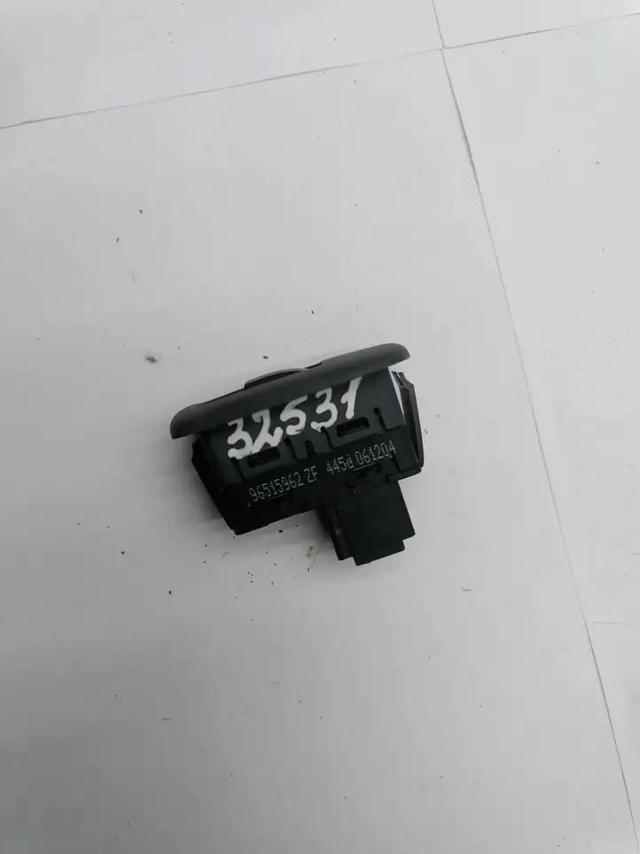 Citroen C5 (2004 - 2008) 96515962ZF Кнопка стеклоподъемников — фото 3