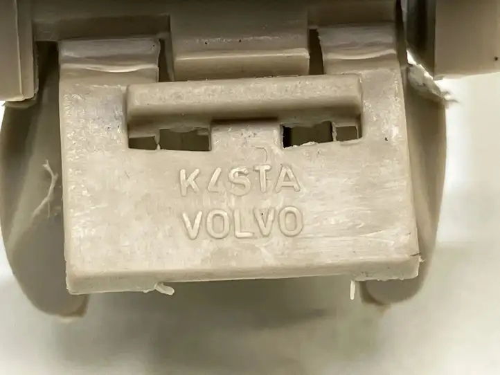 Volvo XC70 (2007 - 2013) K4STA Крепление солнцезащитного козырька — фото 6