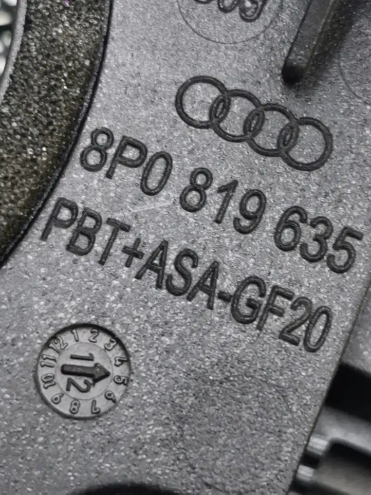 Audi A3/S3 8P (2008 - 2013) 8P0819635 Воздушная решетка панели — фото 5