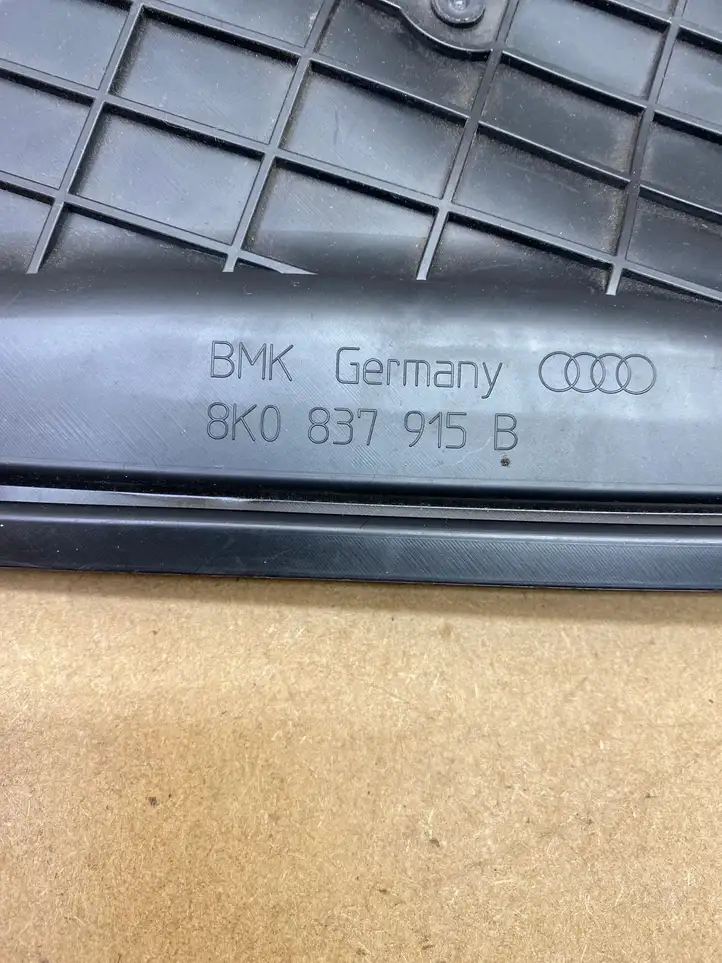 Audi A4 S4 B8 8K (2007 - 2011) 8K0837915B Прочая отделка передней двери — фото 3