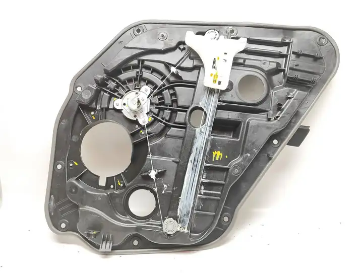 Kia Ceed (2015 - 2018) 83470A2301 Механический стеклоподъемник задней двери — фото 2