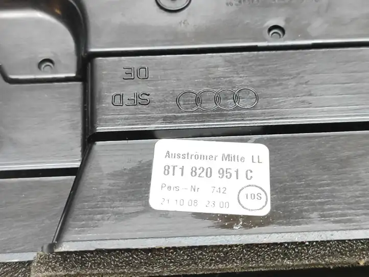 Audi A4 S4 B8 8K (2007 - 2011) 8T1820951C Центральный воздушный дефлектор — фото 3