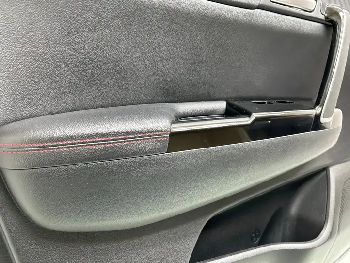 Kia Sportage (2018 - 2021) 82351F1000 Обшивка передней двери — фото 2