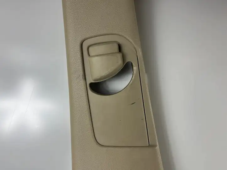 Jeep Grand Cherokee (2010 - 2021) I01976050BAR Верхняя обшивка стойки B — фото 5