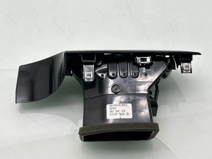 Opel Astra K (2015 - 2020) 39079555 Боковой воздушный дефлектор — фото 4