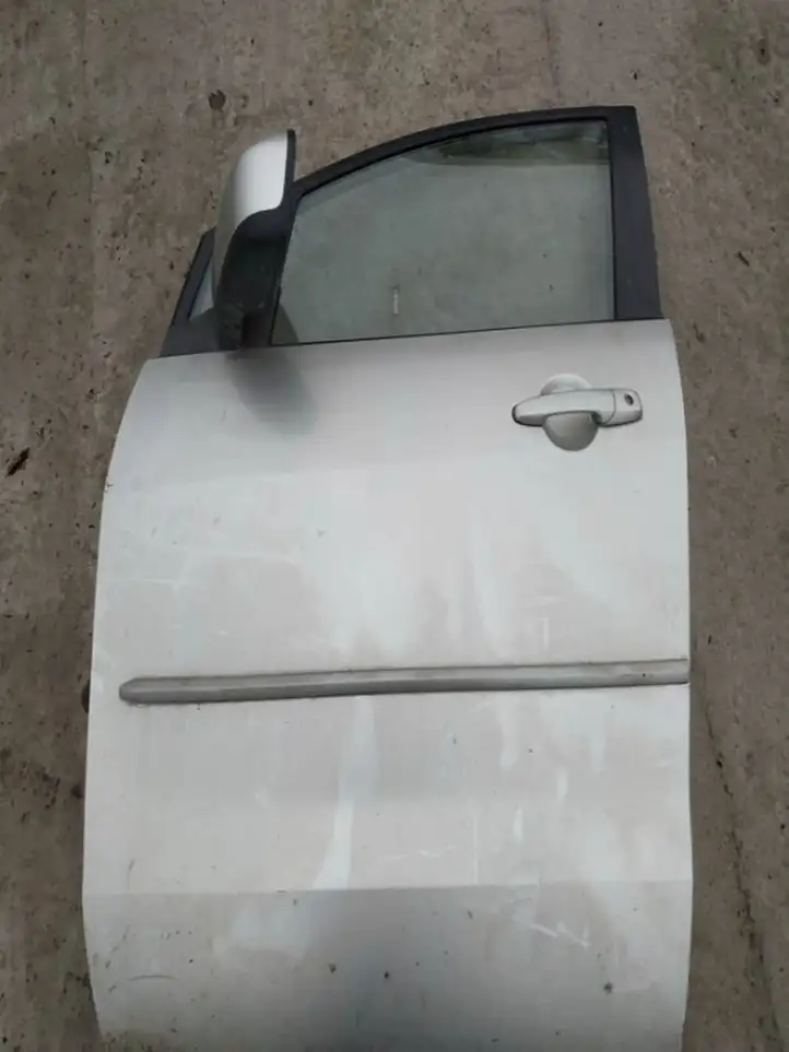 Mazda 5 (2005 - 2010) pilkos Дверь — фото 1