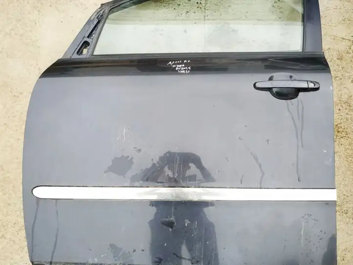 Toyota Avensis Verso (2001 - 2004) pilkos Дверь — фото 2