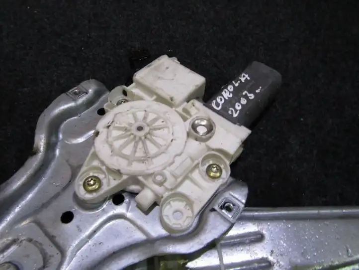 Toyota Corolla E120 E130 (2000 - 2004) 992046100 Стеклоподъемник задней двери — фото 1