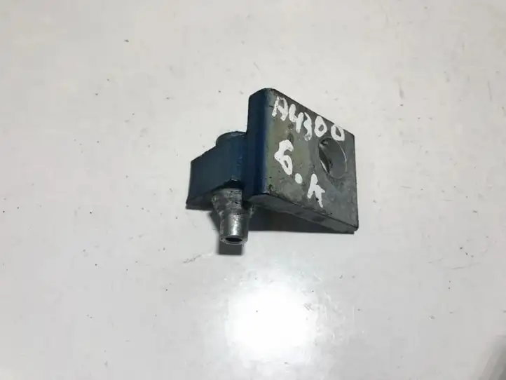 Fiat Grande Punto (2005 - 2014) Нижняя петля задней двери — фото 1
