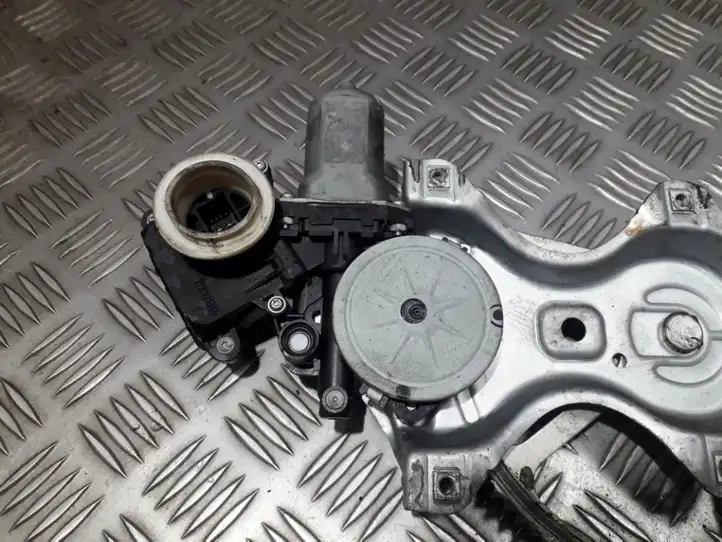 Toyota Verso (2009 - 2012) 698100f020 Стеклоподъемник задней двери — фото 1