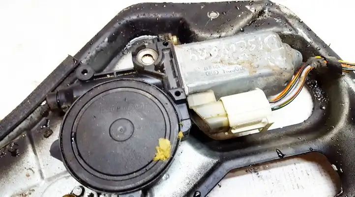 Land Rover Range Rover P38A (1994 - 2002) 0130821317 Стеклоподъемник задней двери — фото 1