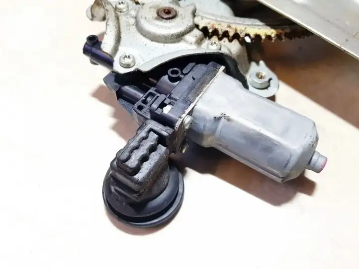 Toyota RAV 4 (XA30) (2006 - 2016)  8571035180 Механизм подъема окон задней двери