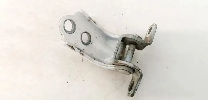 Subaru Legacy (2003 - 2009)   Нижняя петля задней двери