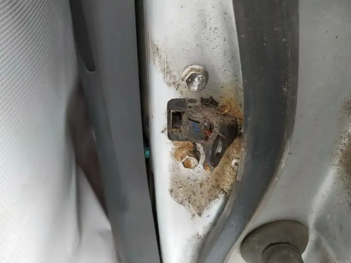 Toyota Avensis Verso (2004 - 2009) Ограничитель двери — фото 2