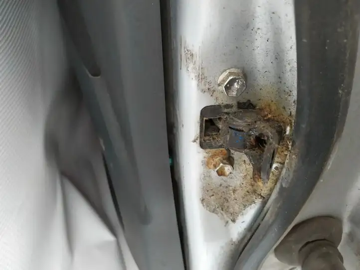 Toyota Avensis Verso (2004 - 2009) Ограничитель двери — фото 3