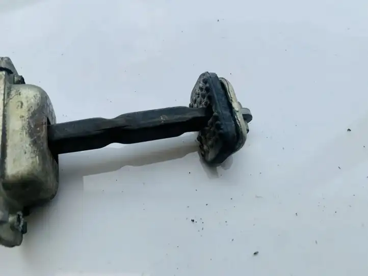 Honda Accord (1999 - 2002) Ограничитель задней двери — фото 2
