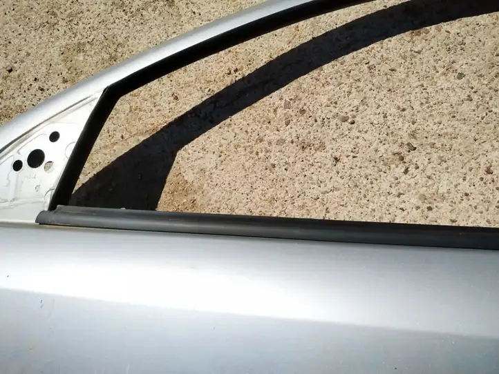 Opel Astra G (1998 - 2004) Накладка стекла передней двери — фото 3