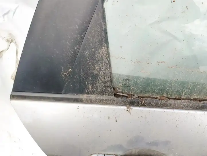 Nissan Primera (2001 - 2008) Накладка стекла задней двери — фото 2