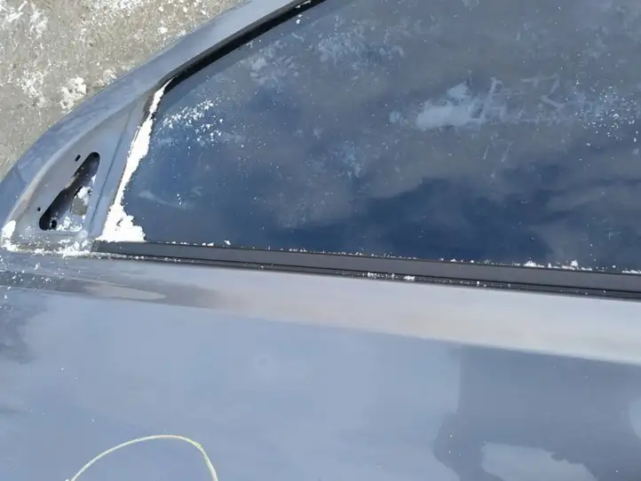 Nissan Qashqai (2006 - 2010) Накладка стекла передней двери — фото 3