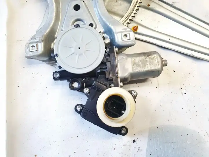 Toyota Avensis T270 (2009 - 2012) 857022020 Стеклоподъемник задней двери — фото 3