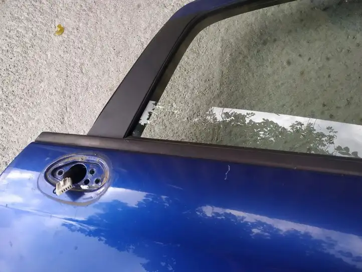 Fiat Punto (188) (1999 - 2010) Накладка стекла передней двери — фото 3