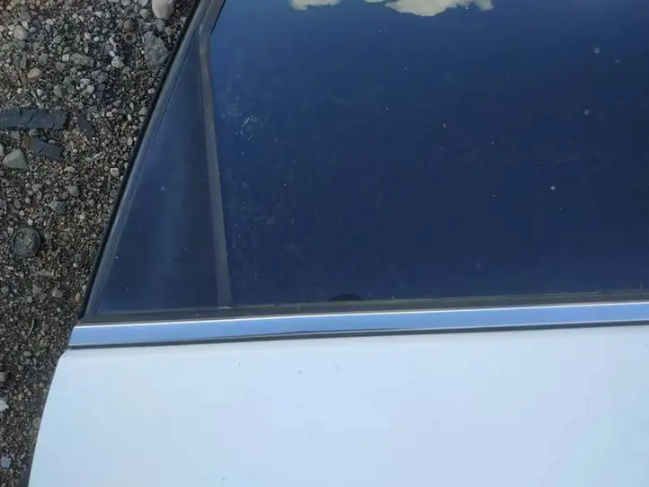 Opel Antara (2006 - 2011) Накладка стекла задней двери — фото 2