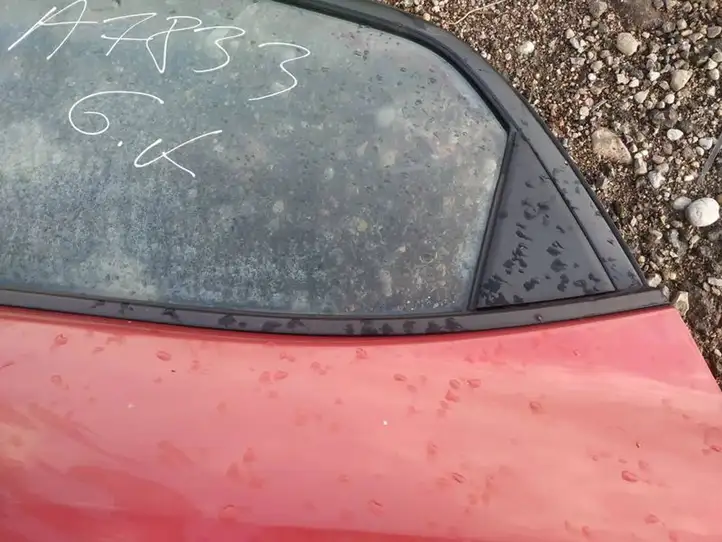 Mazda 2 (2007 - 2010) Накладка стекла задней двери — фото 3
