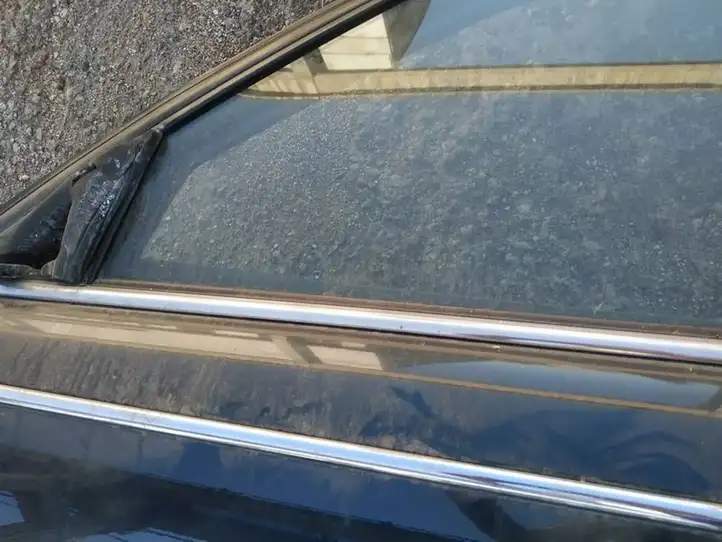 Rover 75 (1995 - 2006) Накладка стекла передней двери — фото 3
