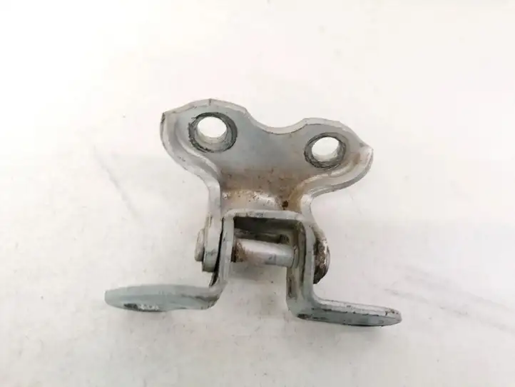 Toyota RAV 4 (XA30) (2006 - 2016)   Нижняя петля задней двери