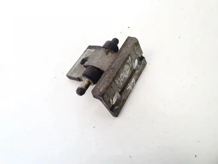 Volvo S60 (2000 - 2004)   Нижняя петля задней двери