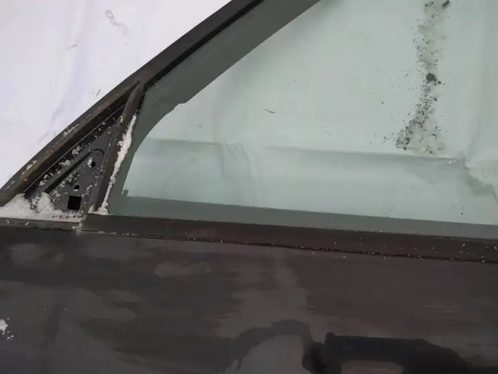 Ford Galaxy (2010 - 2015) Накладка стекла передней двери — фото 3