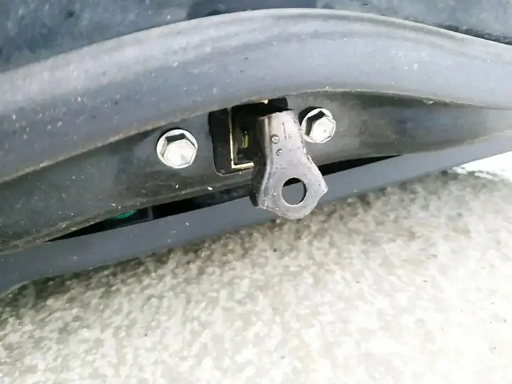 Toyota Avensis Verso (2004 - 2009) Ограничитель двери — фото 1