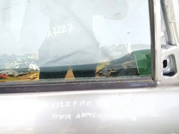 Toyota Avensis Verso (2001 - 2004) Накладка стекла передней двери — фото 3