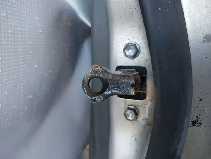 Toyota Avensis Verso (2001 - 2004) Ограничитель двери — фото 1