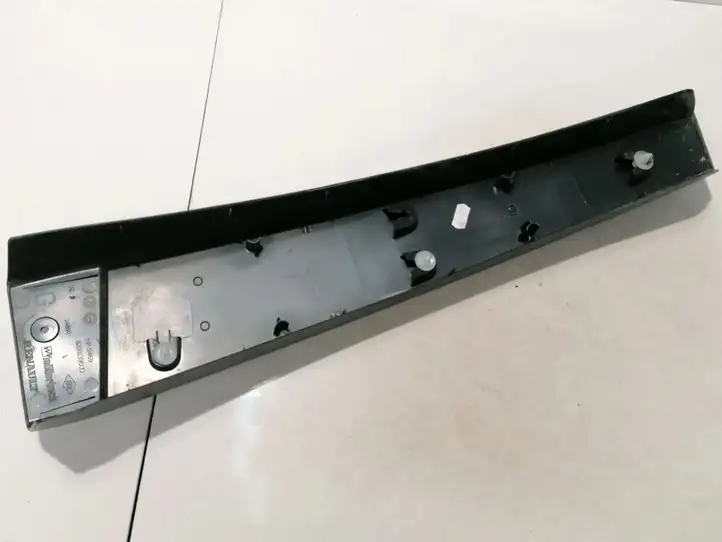 Renault Scenic II - Grand scenic II (2003 - 2006) 8200139600 Накладка стекла передней двери — фото 2