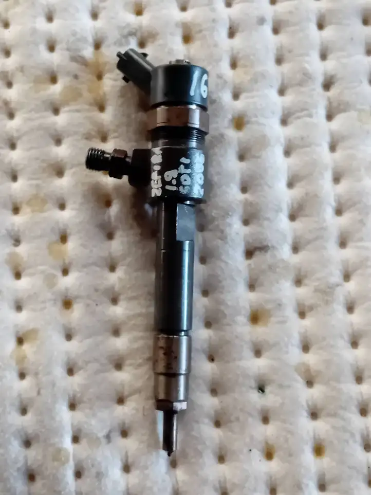 Opel Zafira B (2006 - 2008) 0445110185 Форсунка — фото 1