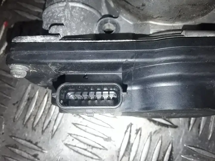 Nissan Qashqai (2006 - 2010) 52601G7510 Дроссельная заслонка — фото 3