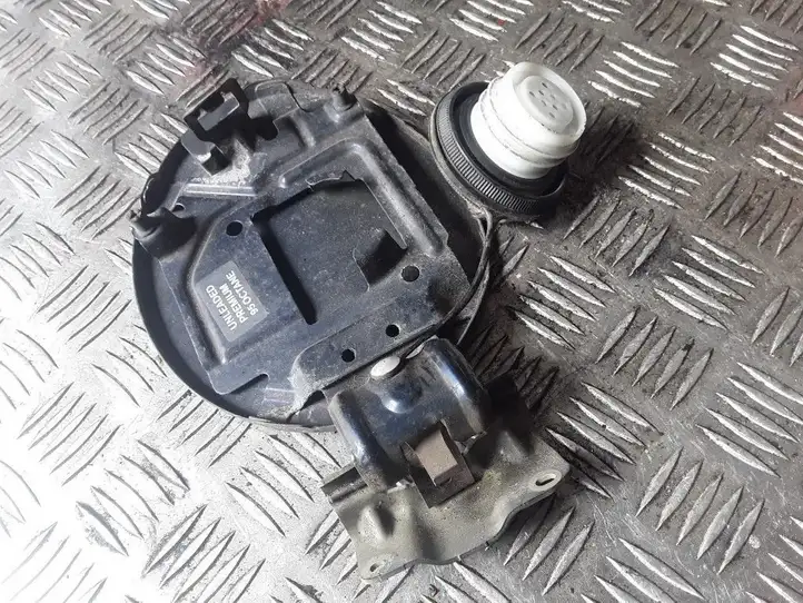 Nissan Note (E11) (2006 - 2014) Крышка топливного бака — фото 2