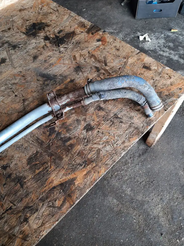 Kia Sorento (2002 - 2006) Топливная наливная труба — фото 5