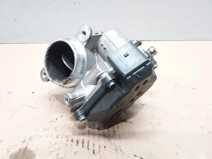 Audi A6 C7 (2014 - 2018) 04L128063T Дроссельная заслонка — фото 1