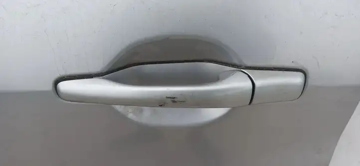 Mitsubishi Outlander (2001 - 2007) Sidabrine Наружная ручка двери — фото 2
